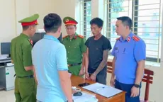 Khởi tố cha dượng dùng búa đinh hành hung bé gái 10 tuổi ở Hà Tĩnh