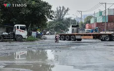 TP Hồ Chí Minh: Con đường đau khổ toàn “ổ voi”, rác thải