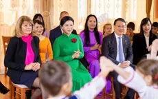 Phu nhân Ngô Phương Ly thăm Trường mầm non số 2 Zvanche (Bulgaria)