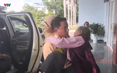 CSGT kịp thời hỗ trợ cụ bà 98 tuổi bất tỉnh trên xe khách đi cấp cứu