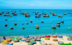 Du lịch biển tăng tốc đón làn sóng khách trú đông