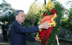 Tổng Bí thư Tô Lâm và phu nhân viếng mộ Karl Marx tại nghĩa trang Highgate ở Anh