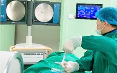 Bơm xi măng sinh học cứu vận động cho cụ bà 98 tuổi bị xẹp đốt sống