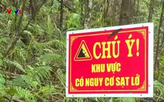 Khắc phục sạt lở núi ở tuyến Quốc lộ 24C