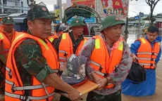 Đà Nẵng: Lực lượng quân sự triển khai cứu hộ, đưa người bị thương đến bệnh viện kịp thời