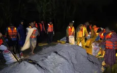 Lữ đoàn Tăng Thiết giáp kịp thời giúp dân ứng phó vỡ đê tại Đà Nẵng