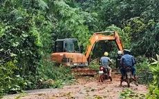 Lâm Đồng: Đèo Gia Bắc bị chia cắt hoàn toàn bởi đất đá sạt lở vùi lấp mặt đường