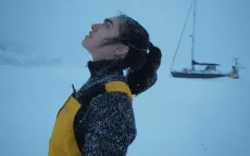 Trải nghiệm một mình chèo thuyền qua Bắc Cực