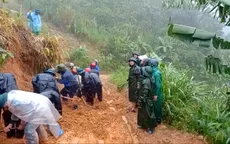 Mở đường mòn qua núi tiếp cận 5 thôn bị cô lập ở Quảng Ngãi