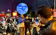 Trái Đất "lơ lửng" giữa lòng Hà Nội gây sốt