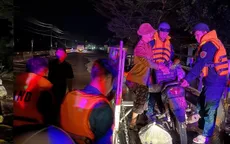 Lâm Đồng: Trắng đêm đưa người dân ra khỏi vùng nước lũ