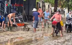 Nước rút, Hội An ngổn ngang trong bùn, người dân thức trắng dọn dẹp