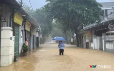 Mưa từ thượng nguồn đổ về, lũ đặc biệt lớn ở Huế