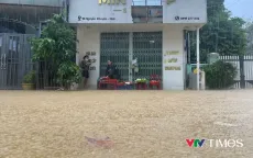 Nước lũ rút chậm, hơn 54.600 ngôi nhà ở Huế vẫn ngập, hàng chục điểm sạt lở