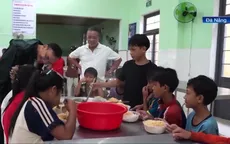 Ấm áp những tấm lòng nghĩa tình với người dân vùng lũ