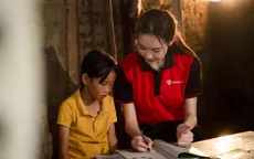 Giữa Đường Hoa, có những em nhỏ mơ được học để thoát nghèo