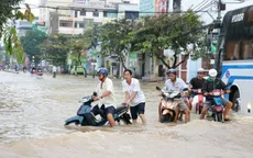 Triều cường ở Cần Thơ cao kỷ lục, nhiều tuyến đường cao ráo vẫn bị ngập
