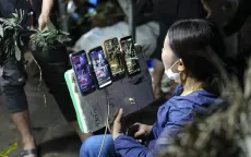 Quản lý livestream: "Cây gậy và củ cà rốt"