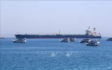 Tàu container siêu lớn đầu tiên trở lại Kênh đào Suez