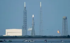 Vụ phóng tên lửa New Glenn của Jeff Bezos bị hoãn do thời tiết xấu