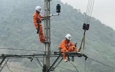 Khôi phục điện cho 80% khách hàng tại miền Trung