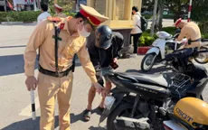 Hà Nội: Xử phạt hàng loạt tài xế vì che biển số xe