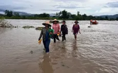 Mưa lũ ở miền Trung khiến 12 người chết và mất tích