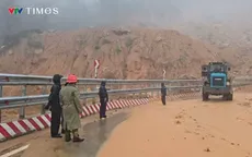 Thời tiết trên đèo Khánh Lê vẫn phức tạp, nguy cơ sạt lở tiếp diễn