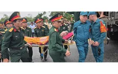 Đà Nẵng: Bộ đội kịp thời đưa người lớn tuổi, bệnh nặng  đi cấp cứu