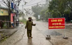 Đà Nẵng - Khánh Hòa tiếp tục mưa lớn, lũ trên các sông ở miền Trung lên nhanh