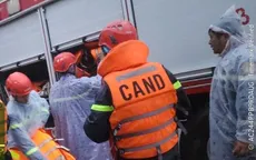 Một người đàn ông bị nước lũ cuốn trôi mất tích