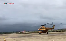 Phó Thủ tướng Hồ Quốc Dũng bay trực thăng thị sát các vùng ngập lụt, cô lập ở Khánh Hòa