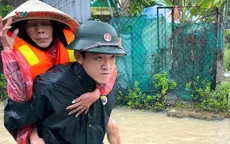 Khánh Hòa: Biên phòng xuyên đêm giúp dân chạy lũ