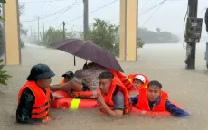 Mưa lũ đặc biệt lớn ở miền Trung khiến 54 người chết và mất tích