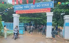 Trường học ngổn ngang sau mưa lũ