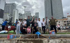 Ngành du lịch Khánh Hòa tăng tốc làm sạch bãi biển, khôi phục hình ảnh điểm đến sau thiên tai