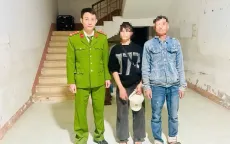 Thiếu nữ 18 tuổi đạp xe trên cao tốc để gặp người quen qua mạng