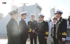 Tàu 015-Trần Hưng Đạo cập cảng Thanh Đảo (Trung Quốc), mở đầu chuyến thăm xã giao 3 nước