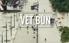 Phim tài liệu “Vệt bùn”: Tình người ấm áp giữa dấu tích cơn lũ dữ