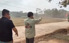 Hàng đoàn container chở đất từ mỏ, đường “trắng trời” bụi, che nhà hai lớp bạt vẫn không xuể