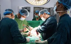 Phát hiện khối u "khổng lồ" khi nhập viện vì chảy dịch vết mổ