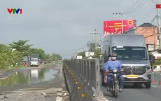 Quốc lộ 1 qua TP Cần Thơ sụt lún nghiêm trọng