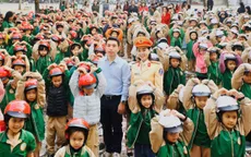 Gần 1.700 học sinh tiểu học Hà Nội được trang bị luật giao thông