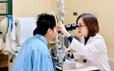 Phục hồi mắt cho người đàn ông bị chấn thương phức tạp