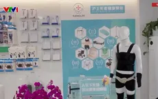 Nở rộ dịch vụ cho thuê robot phục vụ người cao tuổi tại Trung Quốc