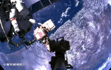 Phi hành đoàn tàu Thần Châu 21 thực hiện chuyến đi bộ ngoài không gian đầu tiên