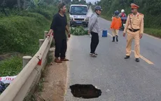 Xuất hiện hố sụt lún trên tuyến Quốc lộ 49 qua TP Huế