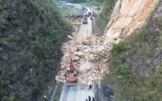 5 người thương vong trong vụ sạt lở trên Quốc lộ 6 tại Phú Thọ