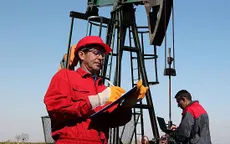 Giá dầu thô giảm kỷ lục