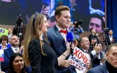 Màn cầu hôn bất ngờ của nhà báo trẻ tại cuộc họp báo của Tổng thống Putin